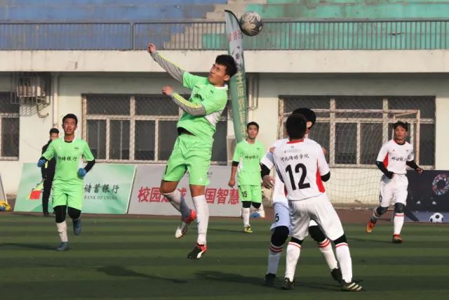欧冠-奥巴进球 旧将送红点 切尔西2-0双杀AC米兰