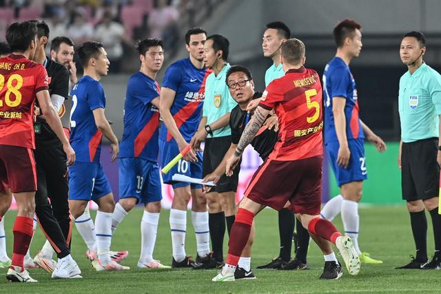 精选双色球推荐：王振龙中2等220万 小霸王中5+1